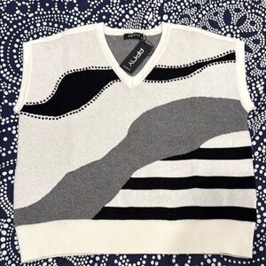 Cropped V-Neck SweaterVest in Black and Gray